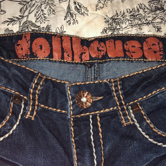 Dollhouse Jeans🔥 - Picture 2 of 9